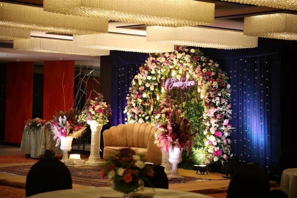 Park Inn By Radisson Gurgaon Bilaspur Manesar Exteriör bild