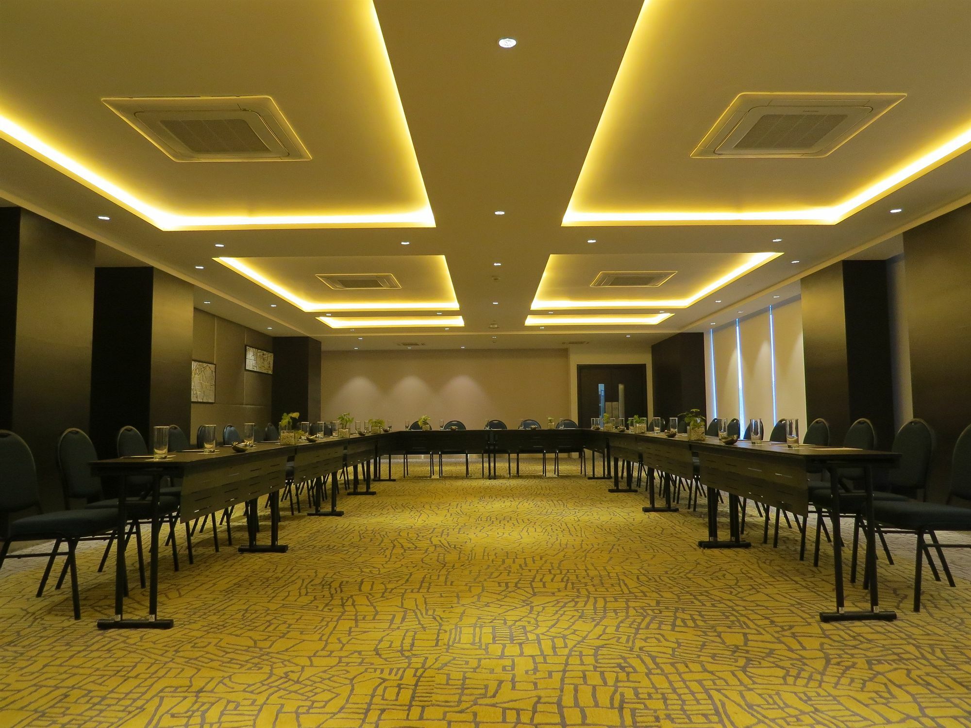Park Inn By Radisson Gurgaon Bilaspur Manesar Exteriör bild